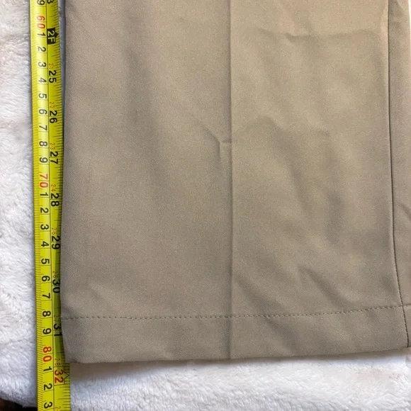 Haggar Men's Chinos 36 x 32 Khaki Lightweight Classic Fit Cool 18 Pro - Picture 10 of 10